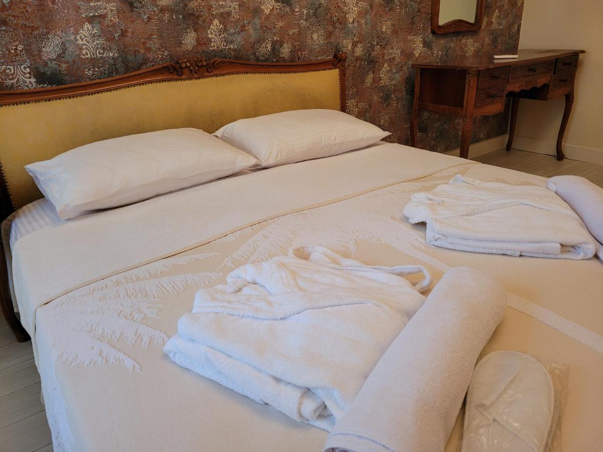 Hotel Dika Kutaisi Bagian luar foto