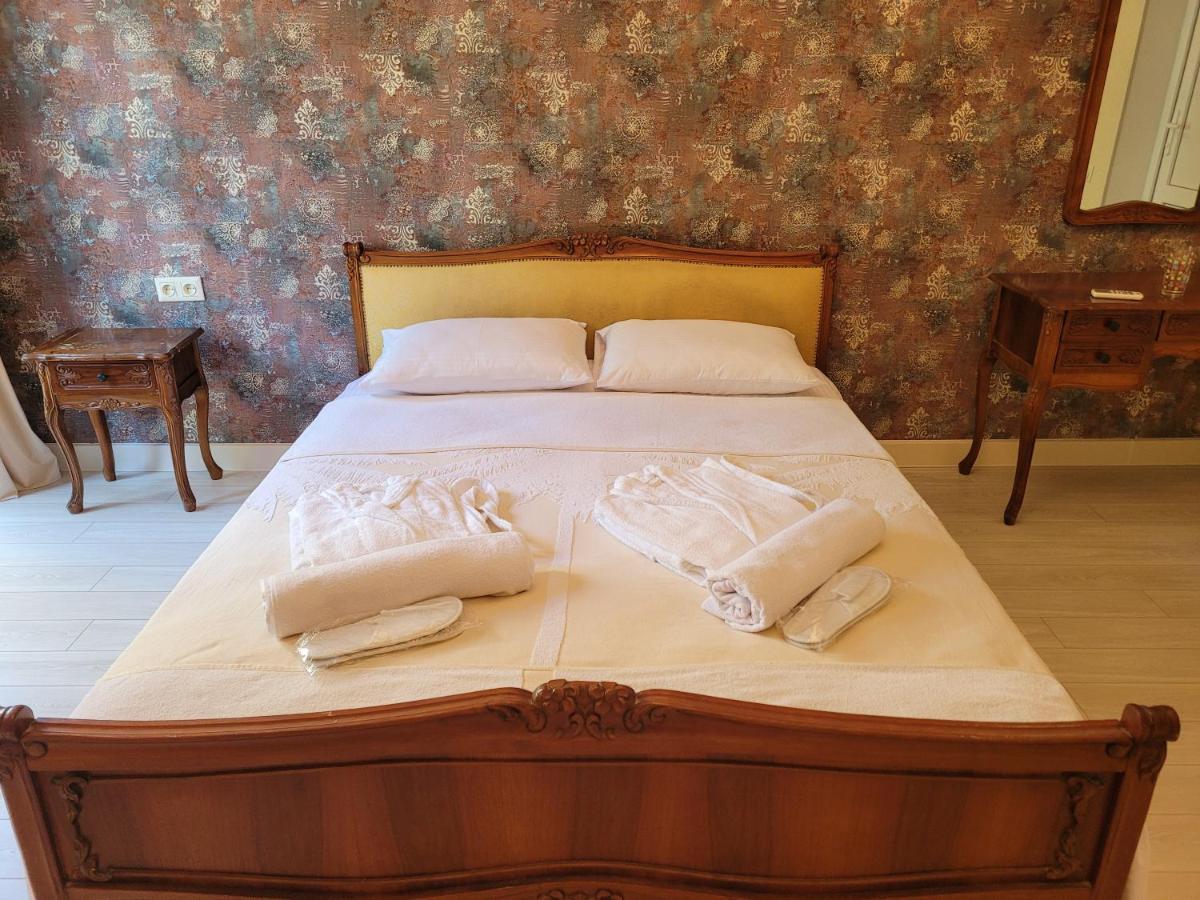 Hotel Dika Kutaisi Bagian luar foto