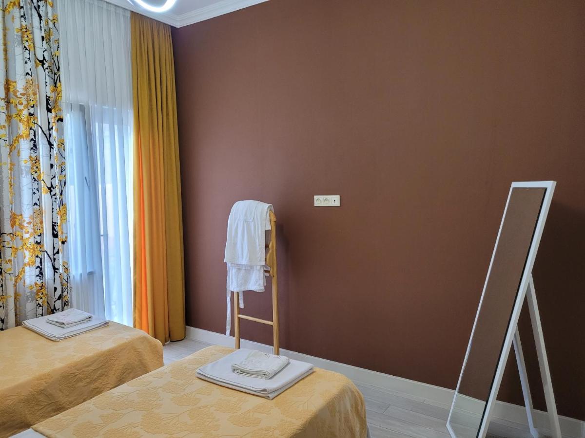 Hotel Dika Kutaisi Bagian luar foto