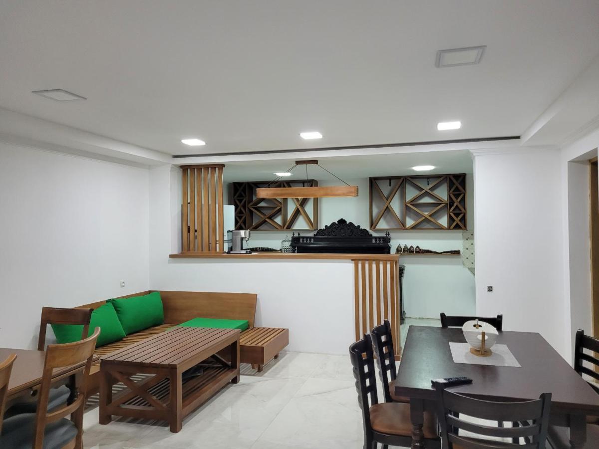 Hotel Dika Kutaisi Bagian luar foto