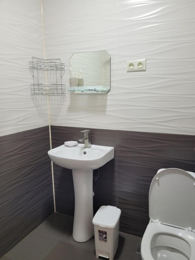 Hotel Dika Kutaisi Bagian luar foto