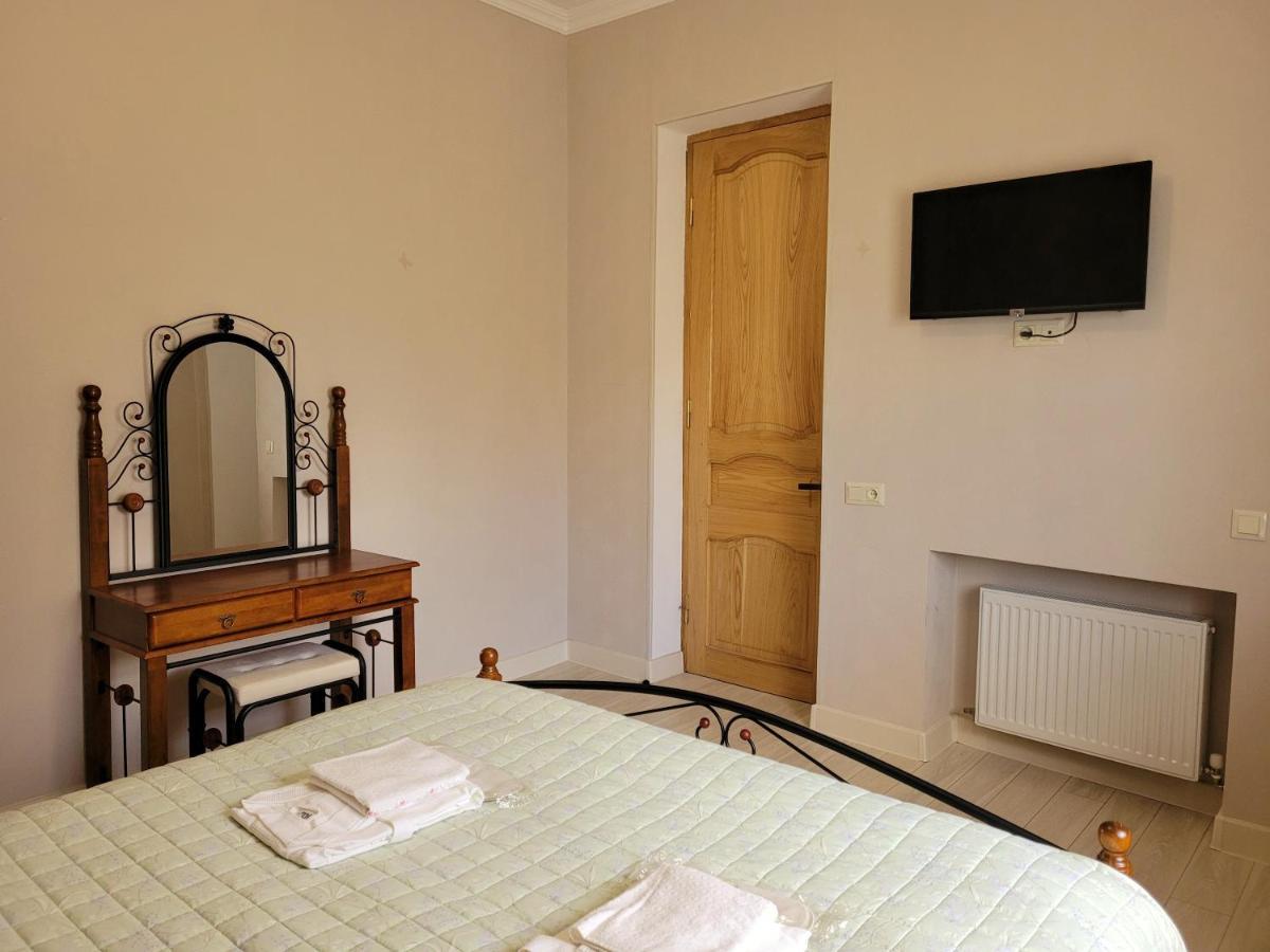 Hotel Dika Kutaisi Bagian luar foto