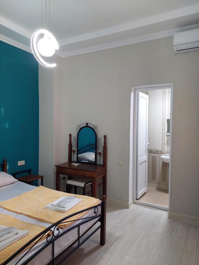 Hotel Dika Kutaisi Bagian luar foto